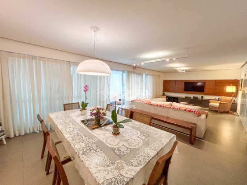 Apartamento à venda com 4 quartos, 227m² - Foto 2