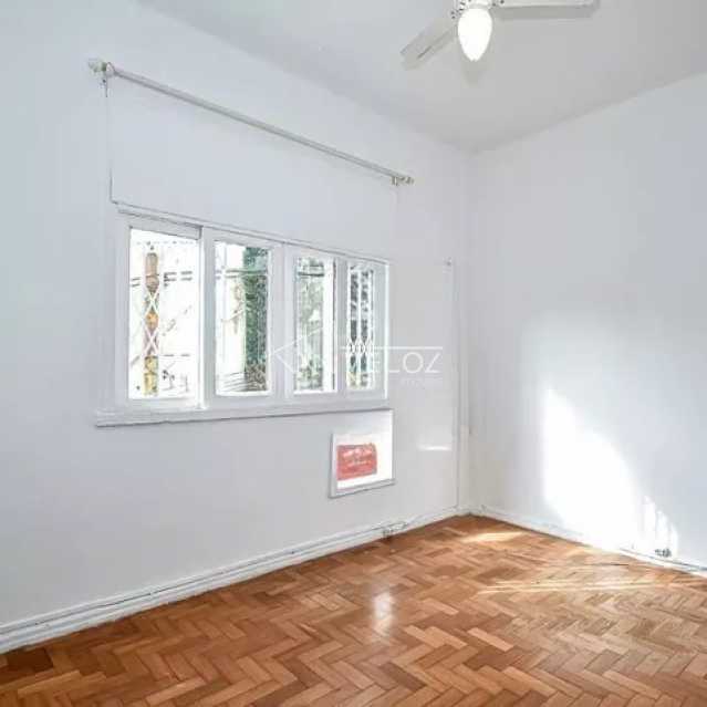 Apartamento à venda com 2 quartos, 61m² - Foto 2