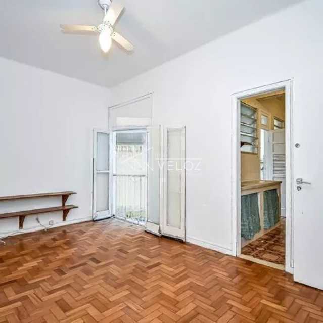 Apartamento à venda com 2 quartos, 61m² - Foto 5
