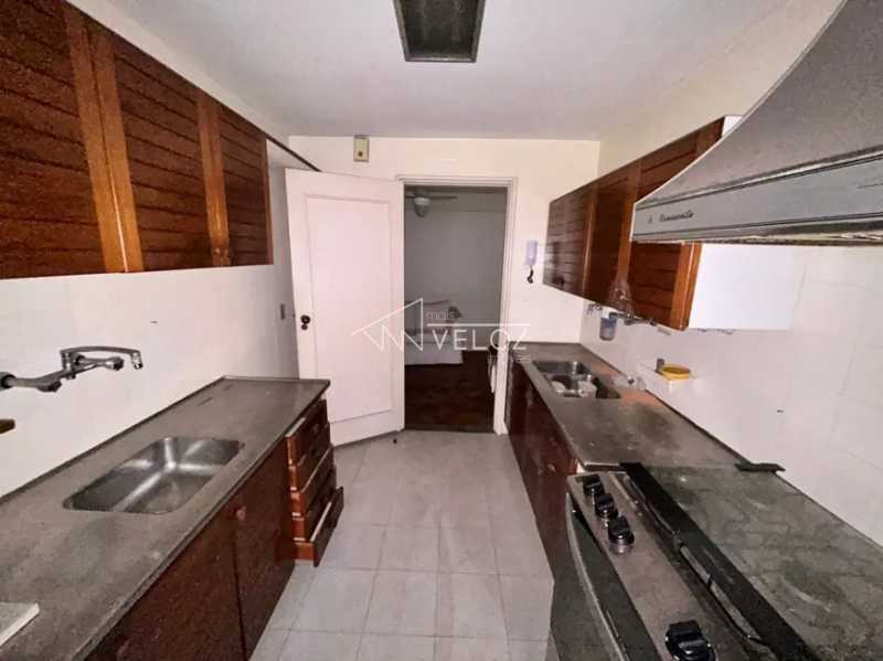 Apartamento à venda com 3 quartos, 130m² - Foto 13