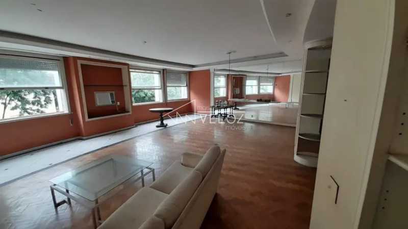 Apartamento à venda com 3 quartos, 130m² - Foto 1