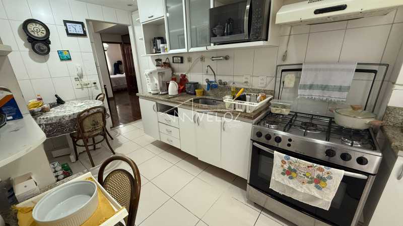 Cobertura à venda com 3 quartos, 242m² - Foto 14