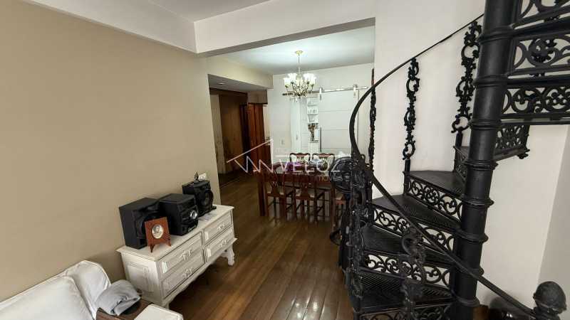 Cobertura à venda com 3 quartos, 242m² - Foto 4