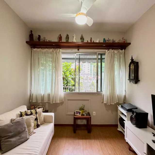 Apartamento à venda com 3 quartos, 86m² - Foto 2