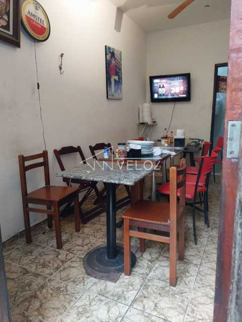 Casa de Vila à venda com 1 quarto, 60m² - Foto 2