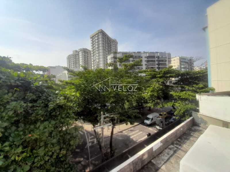 Apartamento à venda com 2 quartos, 70m² - Foto 1