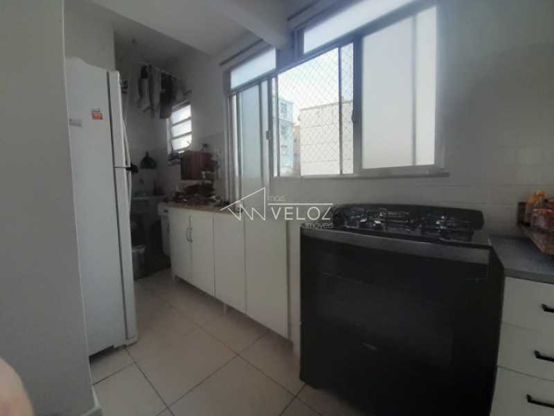 Apartamento à venda com 2 quartos, 70m² - Foto 9