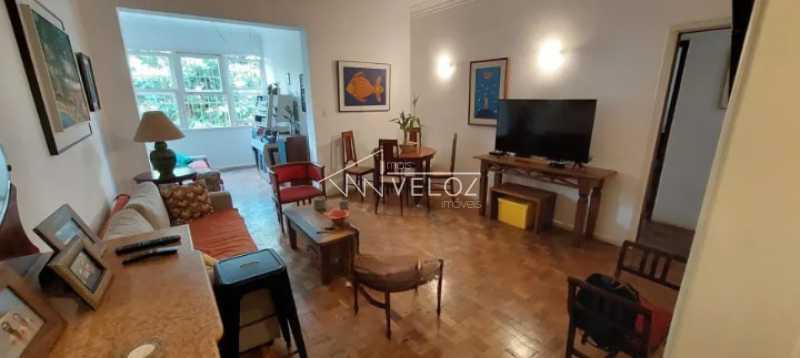Apartamento à venda com 3 quartos, 140m² - Foto 2