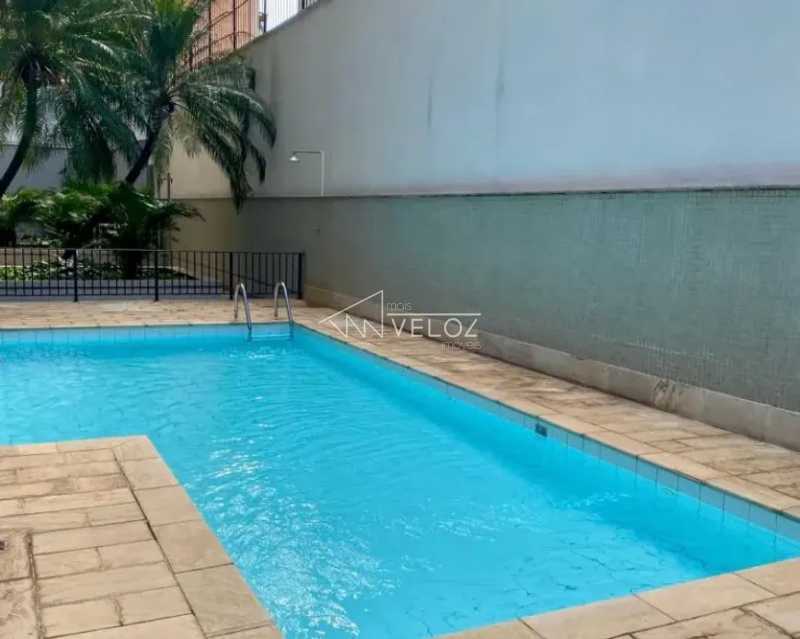 Apartamento à venda com 4 quartos, 233m² - Foto 14