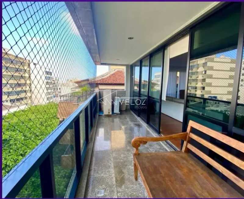 Apartamento à venda com 4 quartos, 233m² - Foto 1