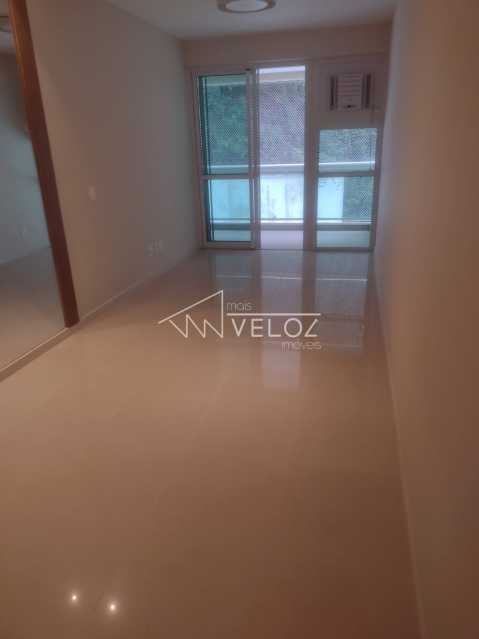 Apartamento à venda com 2 quartos, 83m² - Foto 1
