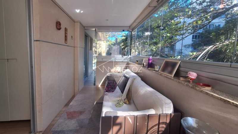 Apartamento à venda com 3 quartos, 131m² - Foto 4