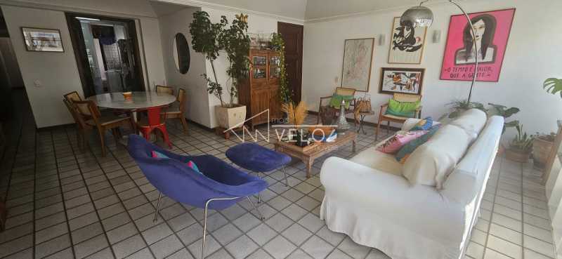 Cobertura à venda com 3 quartos, 238m² - Foto 13