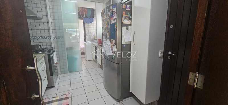 Cobertura à venda com 3 quartos, 238m² - Foto 16