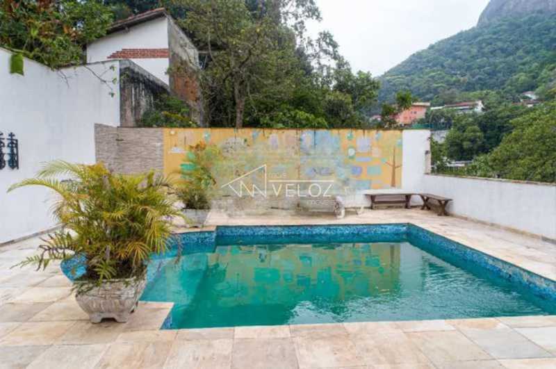 Casa à venda com 6 quartos, 480m² - Foto 16