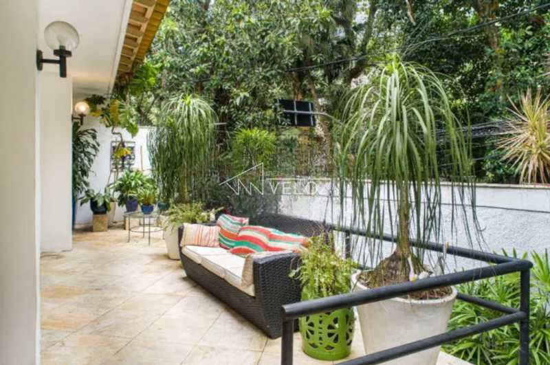 Casa à venda com 6 quartos, 480m² - Foto 18