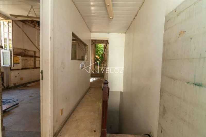 Casa Comercial à venda com 5 quartos, 187m² - Foto 14