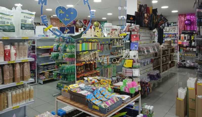 Loja-Salão, 200 m² - Foto 1