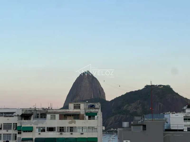 Cobertura, 3 quartos, 209 m² - Foto 2
