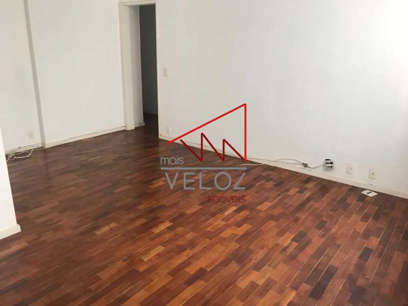 Apartamento à venda com 2 quartos, 75m² - Foto 1