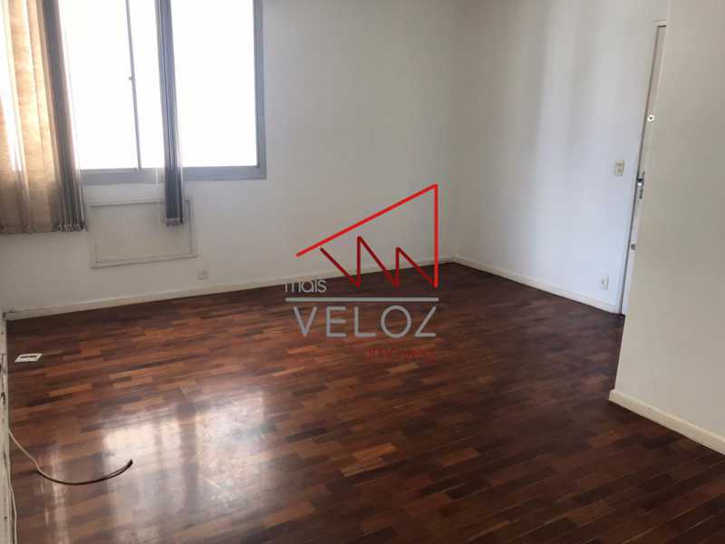 Apartamento à venda com 2 quartos, 75m² - Foto 5