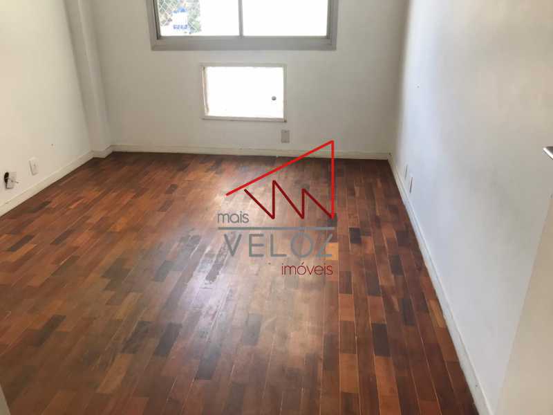 Apartamento à venda com 2 quartos, 75m² - Foto 7