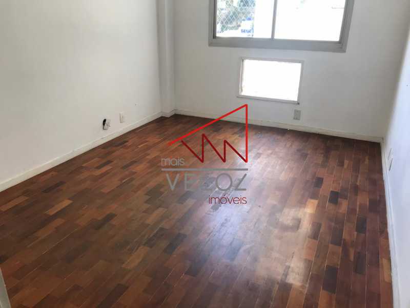 Apartamento à venda com 2 quartos, 75m² - Foto 9