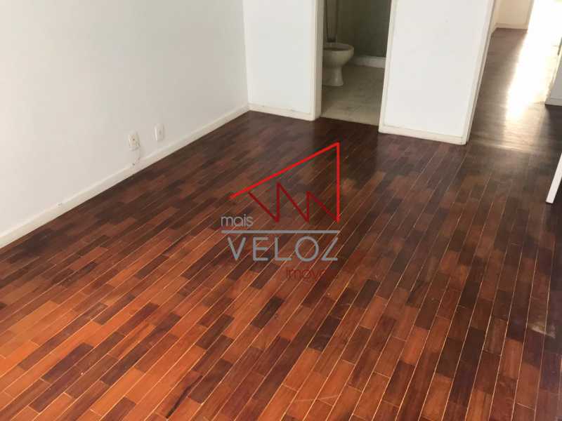 Apartamento à venda com 2 quartos, 75m² - Foto 15