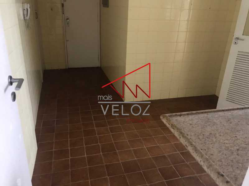 Apartamento à venda com 2 quartos, 75m² - Foto 18