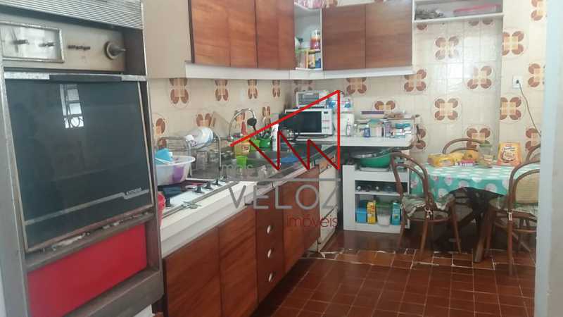 Casa à venda com 4 quartos, 200m² - Foto 11