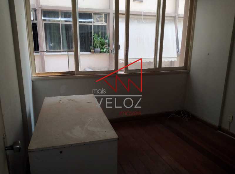 Apartamento à venda com 2 quartos, 64m² - Foto 9