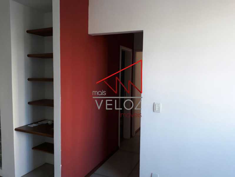 Apartamento à venda com 2 quartos, 60m² - Foto 10