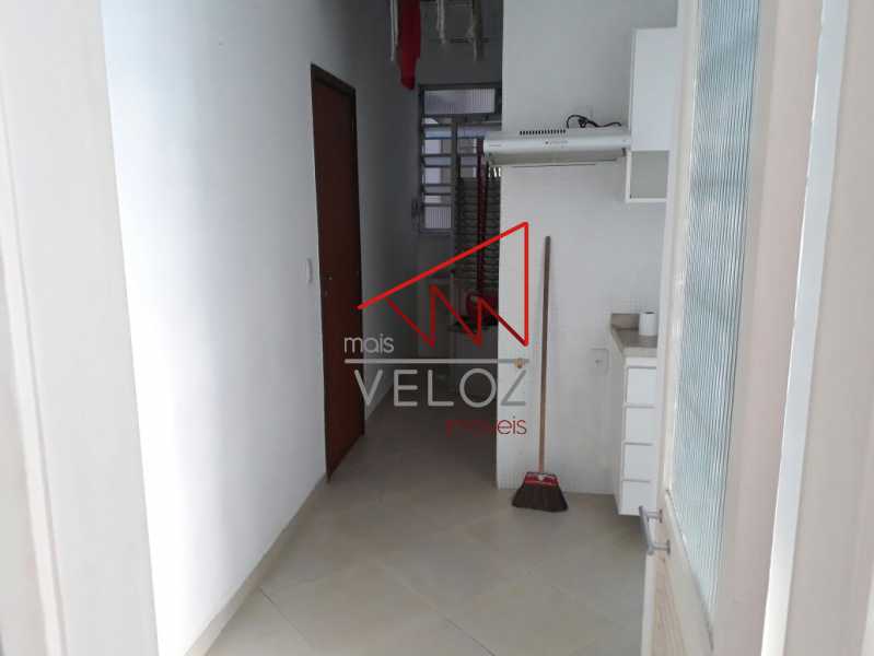 Apartamento à venda com 2 quartos, 60m² - Foto 17