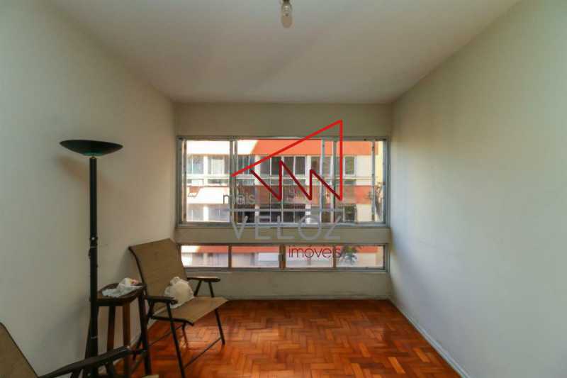 Apartamento à venda com 2 quartos, 70m² - Foto 2