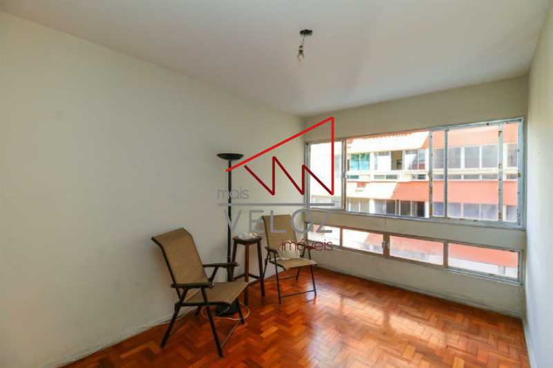 Apartamento à venda com 2 quartos, 70m² - Foto 3