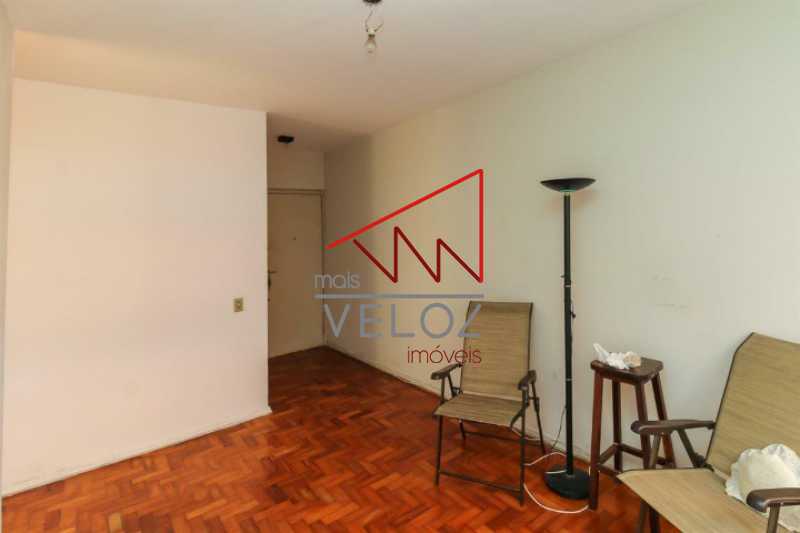 Apartamento à venda com 2 quartos, 70m² - Foto 4