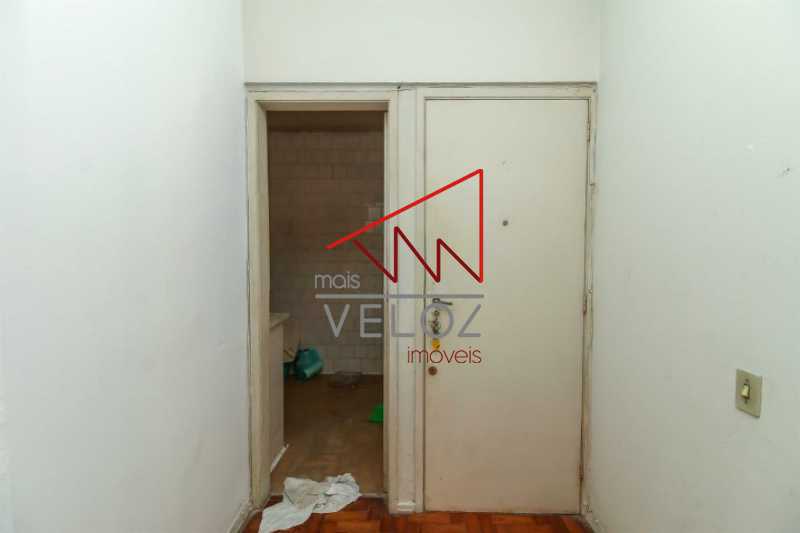 Apartamento à venda com 2 quartos, 70m² - Foto 14