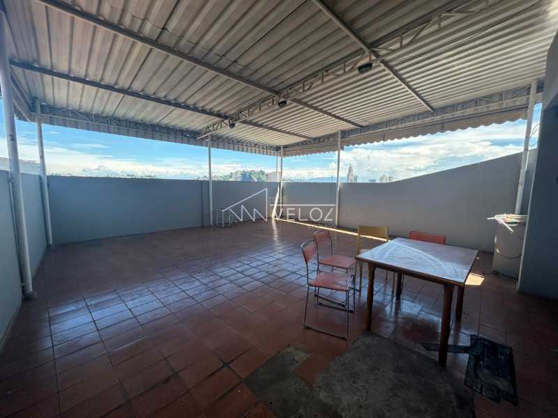 Casa à venda com 2 quartos, 122m² - Foto 18