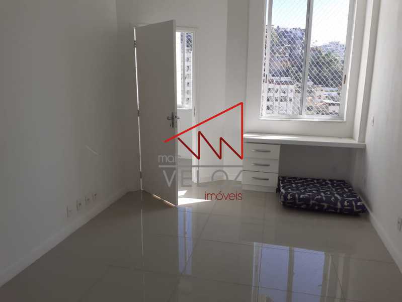 Apartamento à venda com 1 quarto, 70m² - Foto 2