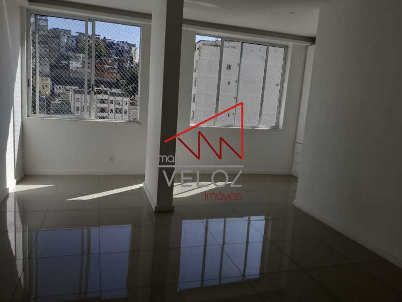 Apartamento à venda com 1 quarto, 70m² - Foto 3