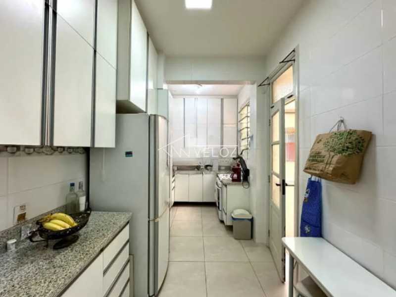 Apartamento à venda com 2 quartos, 76m² - Foto 11