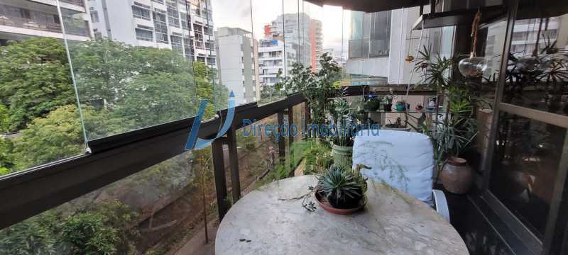 Apartamento à venda com 4 quartos, 191m² - Foto 4