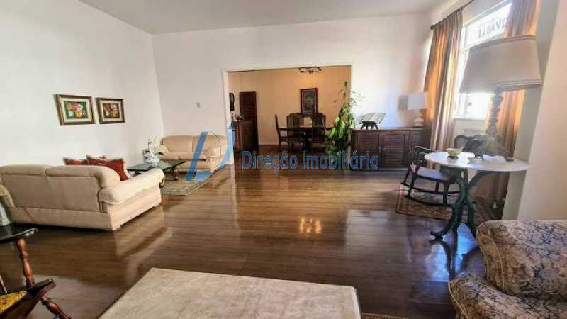 Apartamento à venda com 4 quartos, 222m² - Foto 1