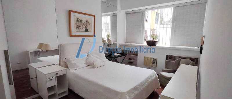 Apartamento à venda com 4 quartos, 135m² - Foto 11