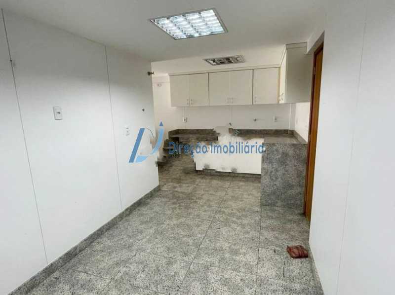 Apartamento à venda com 4 quartos, 243m² - Foto 18