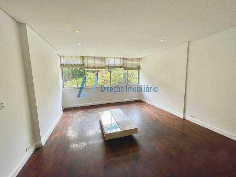 Apartamento à venda com 3 quartos, 130m² - Foto 1