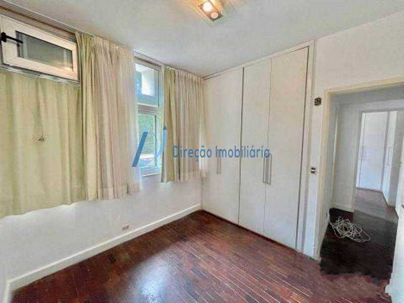 Apartamento à venda com 3 quartos, 130m² - Foto 12