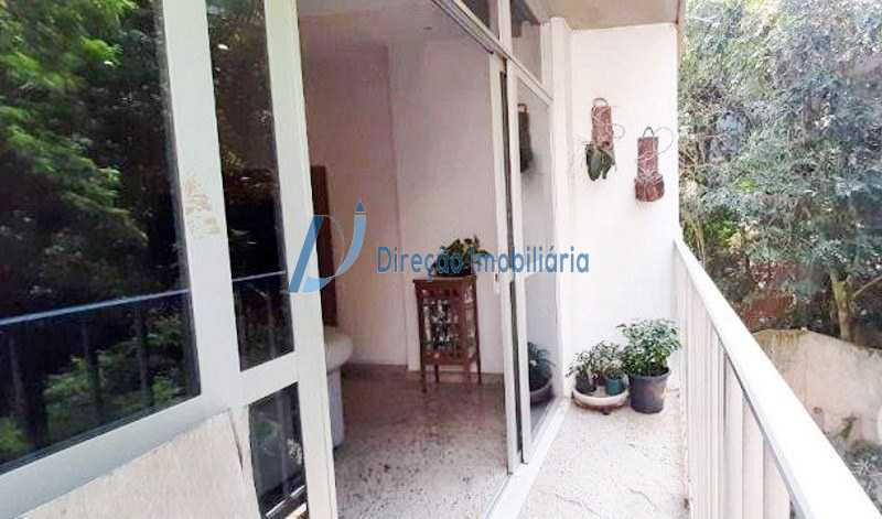 Apartamento à venda com 4 quartos, 138m² - Foto 2