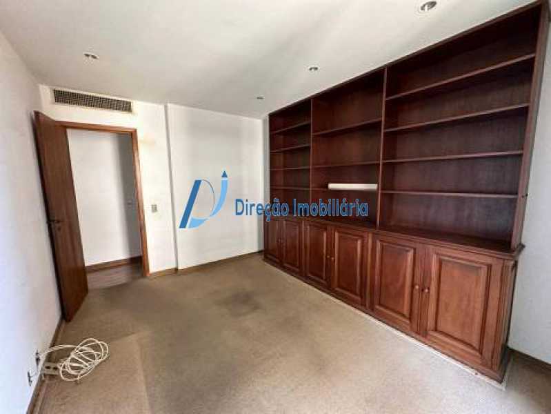 Apartamento à venda com 4 quartos, 225m² - Foto 13