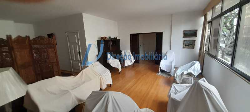 Apartamento à venda com 3 quartos, 150m² - Foto 1